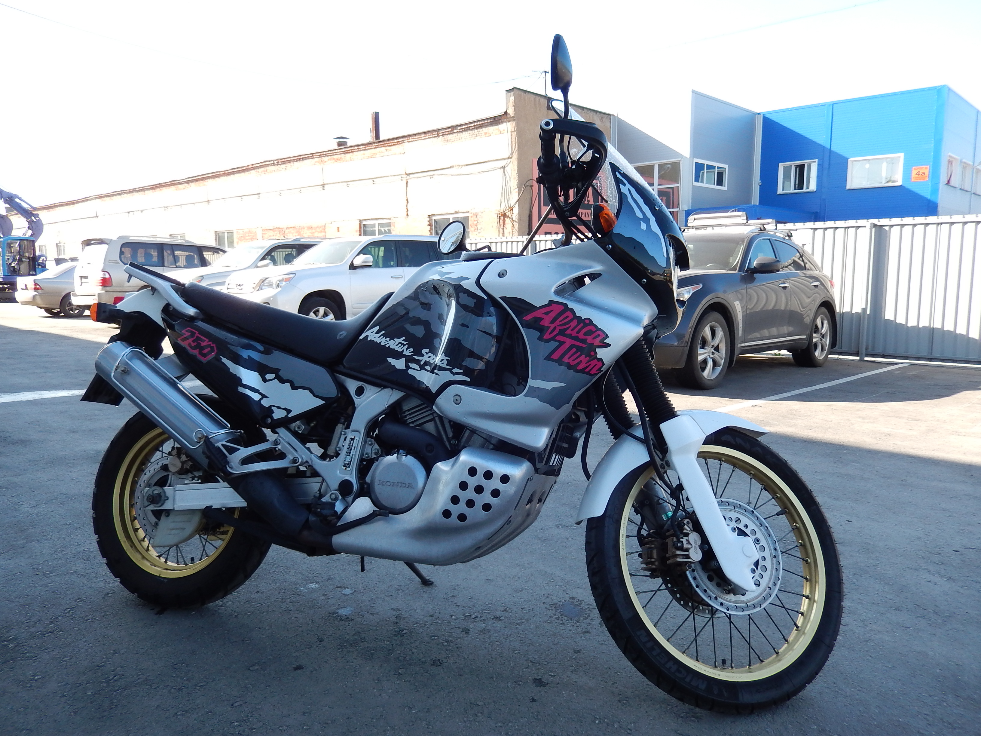 Продажа HONDA AFRICA TWIN 750 (ХОНДА МОТОЦИКЛ) по низким ценам в