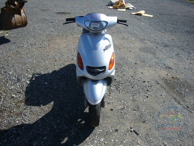 YAMAHA GRAND AXIS 100