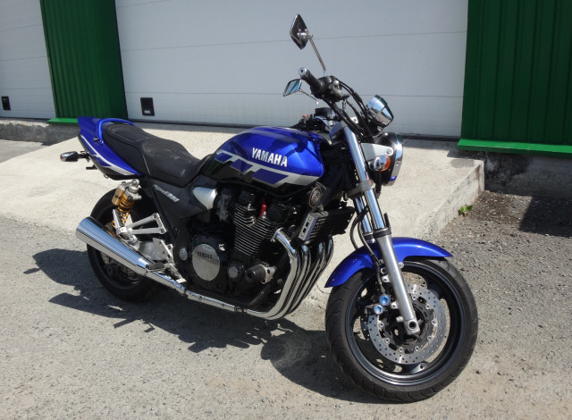 YAMAHA XJR1300