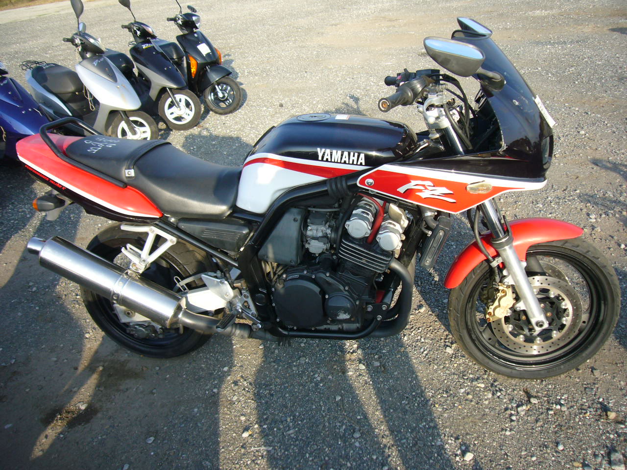 Fz400 yamaha фото