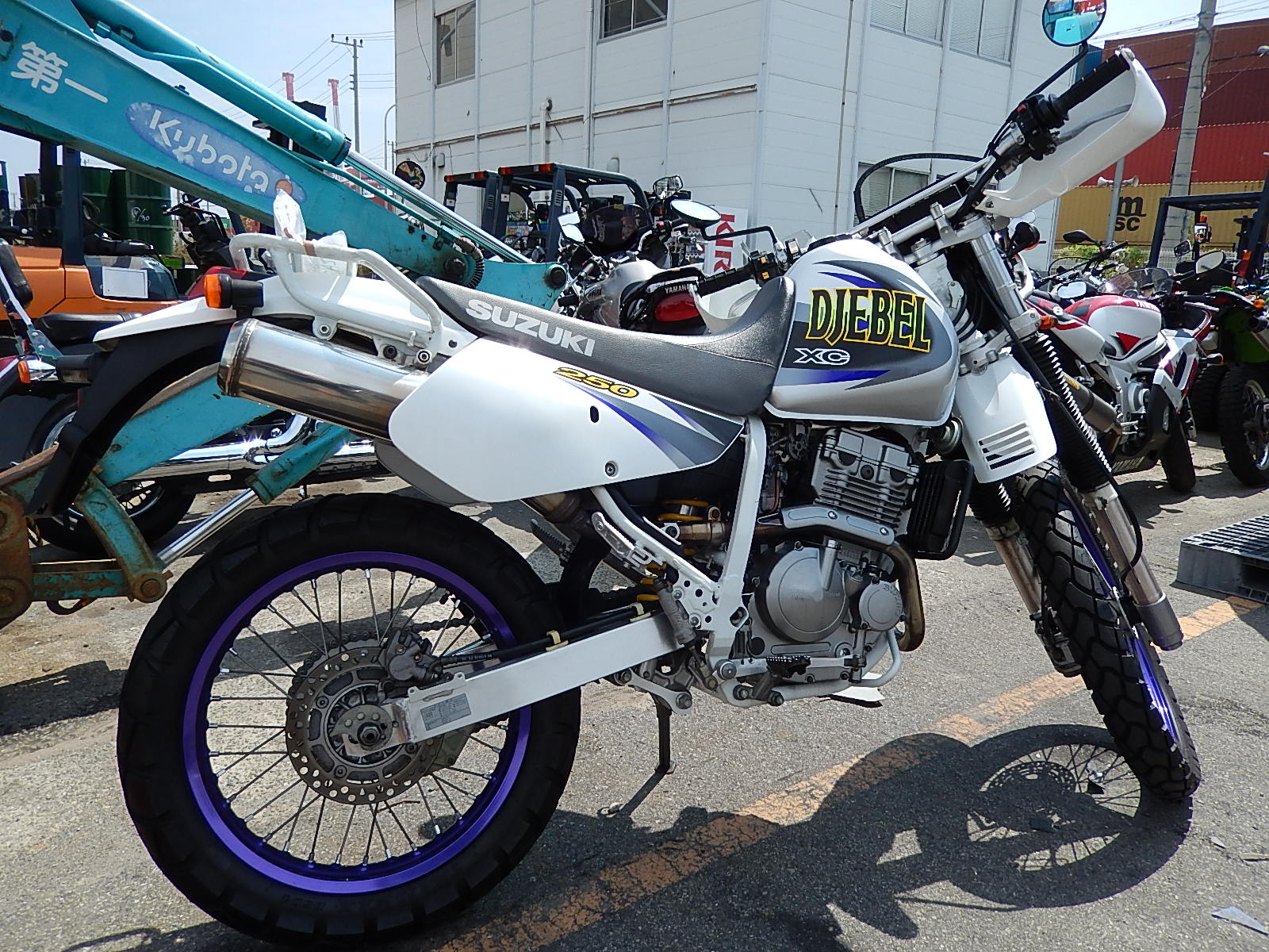 Suzuki djebel 250 вес