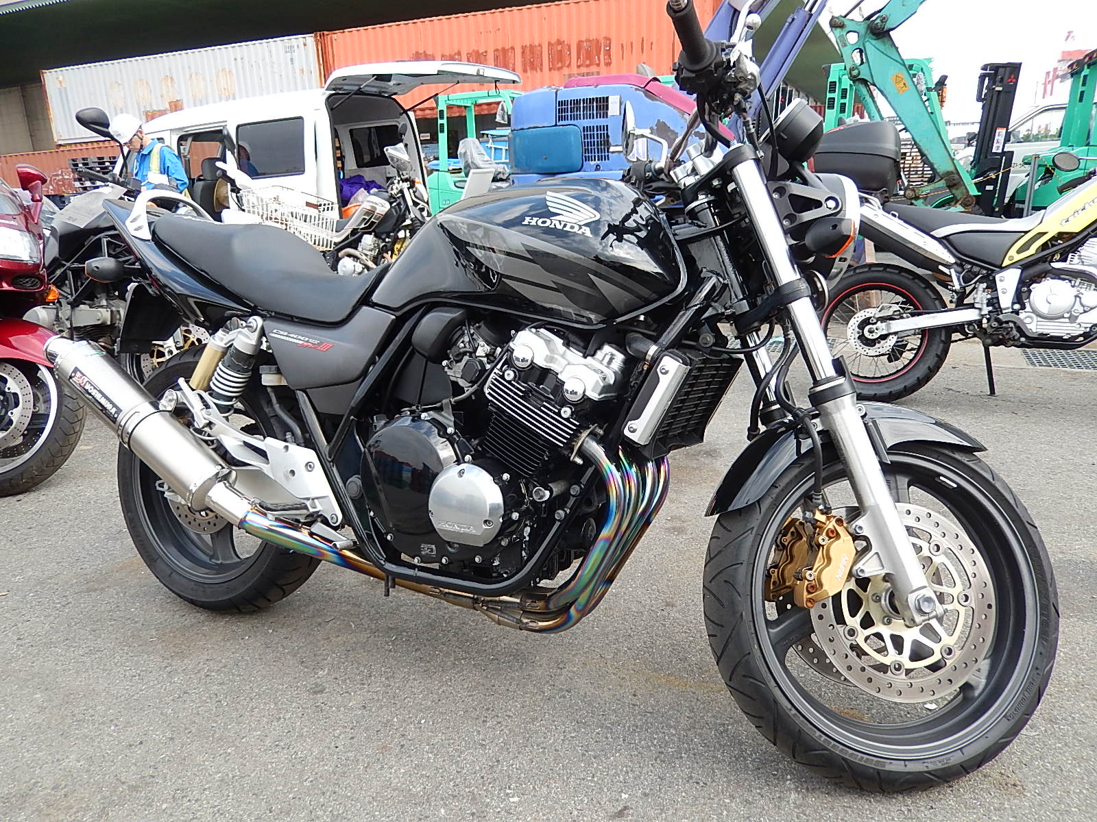 Honda cb400 vtec 3