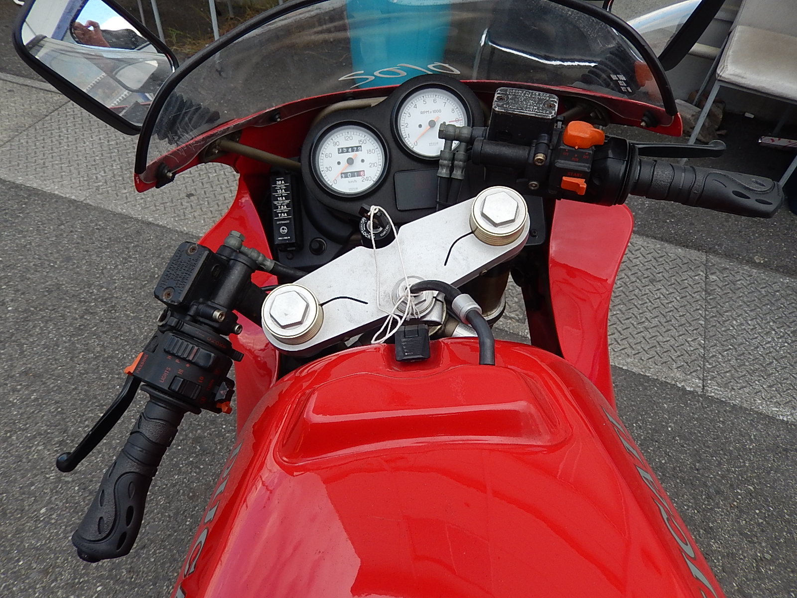 Ducati 750 SS приборка