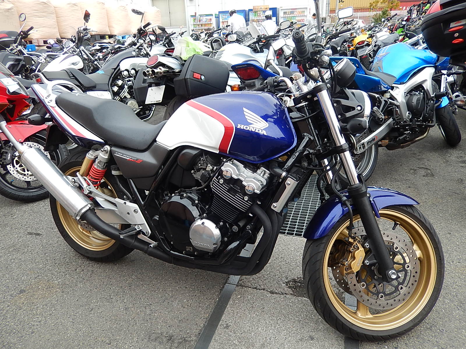 Honda cb400sf vtec 3