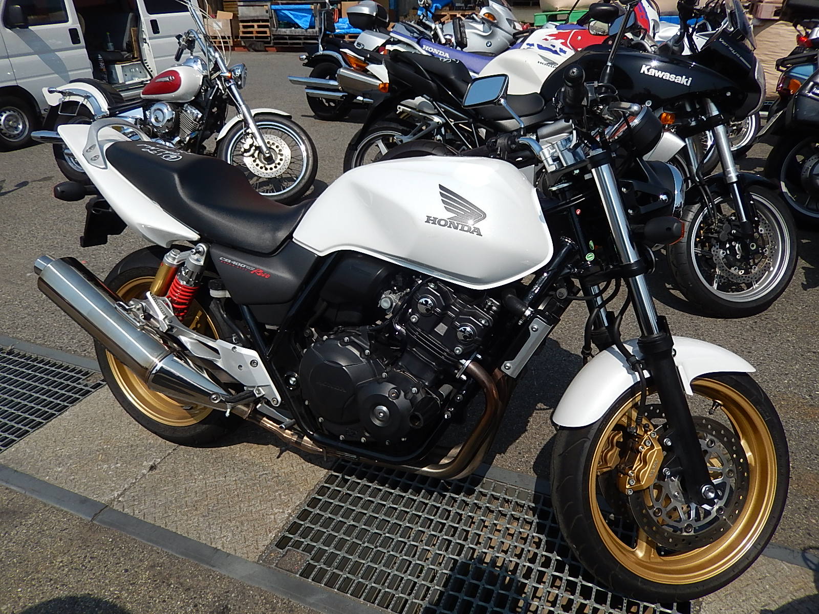 Honda cb400sf vtec 2