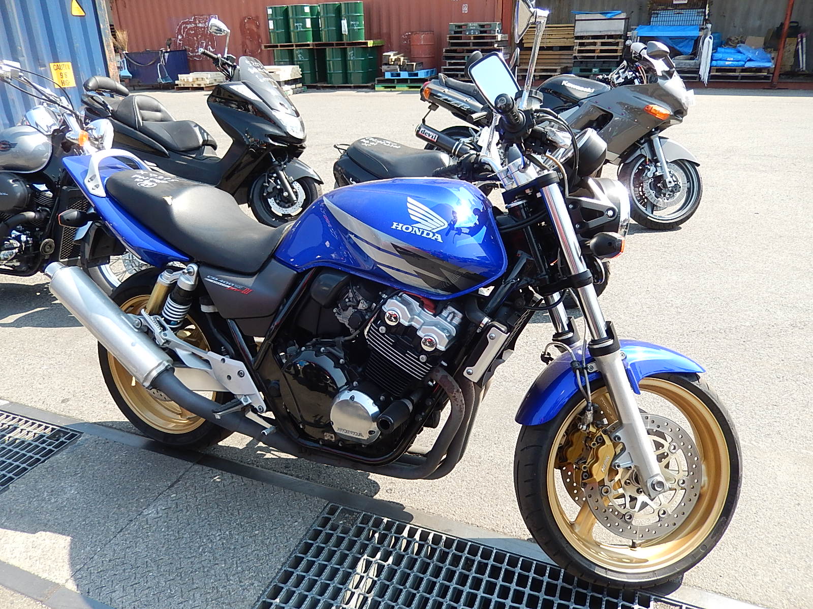 Honda cb400sf vtec 3