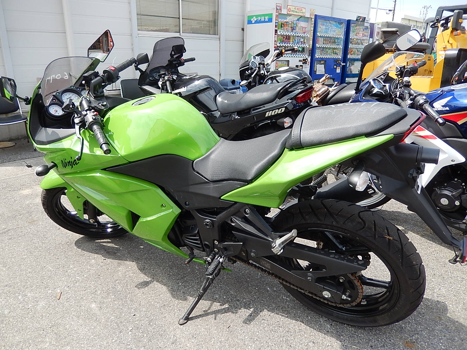 Ex 250. Kawasaki Ninja ex250. Kawasaki Ninja ex250k черно-зеленый. Кавасаки 250 дорожный. Кавасаки 250 спортбайк.