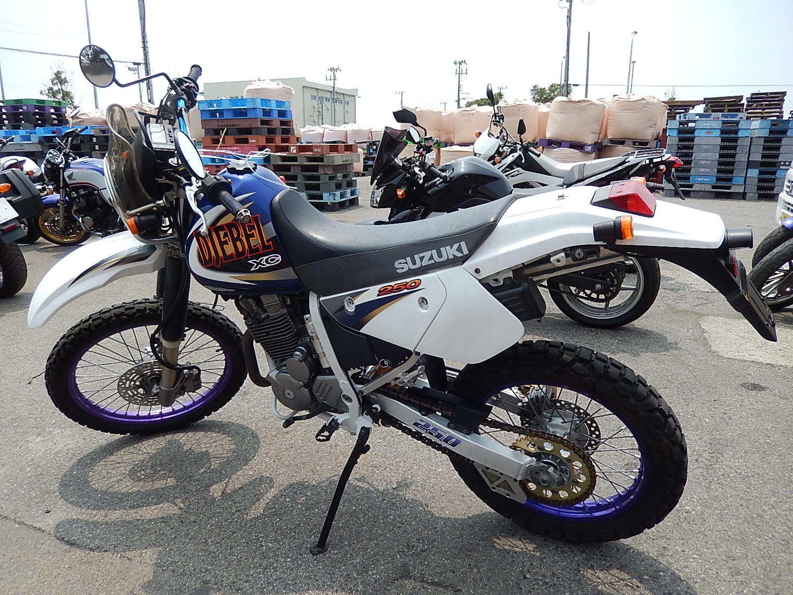 Suzuki djebel 250 вес