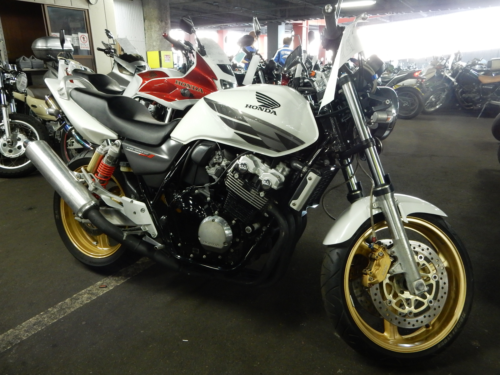 Honda cb400sf vtec 3