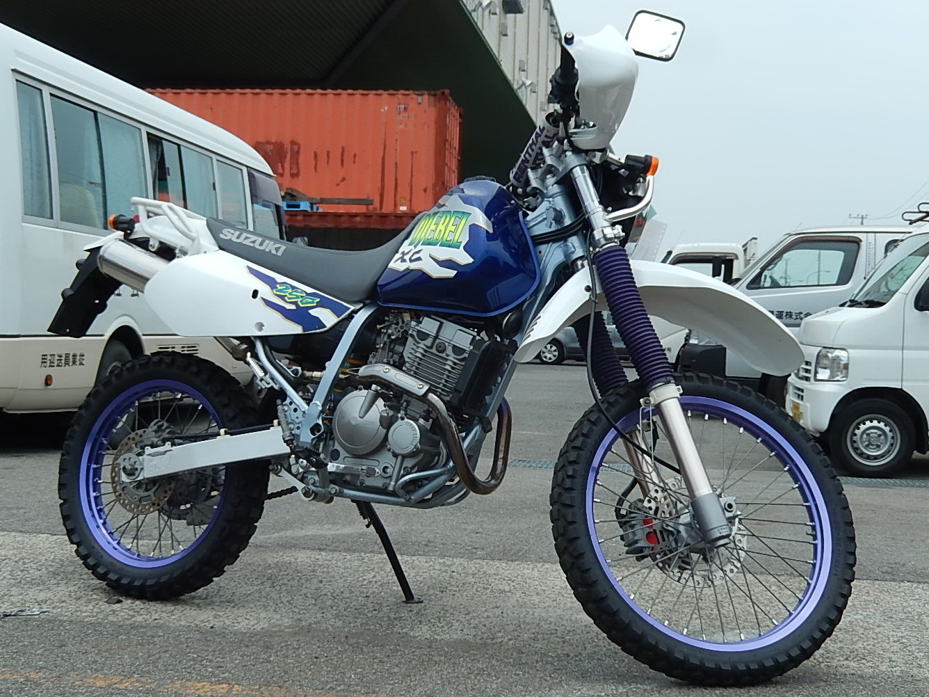 Suzuki djebel 250 вес