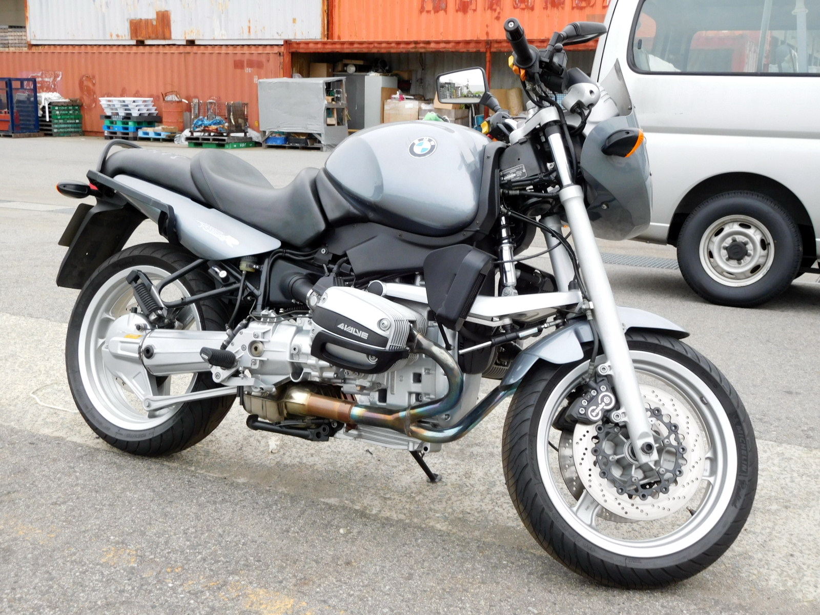 Bmw r1100r фара