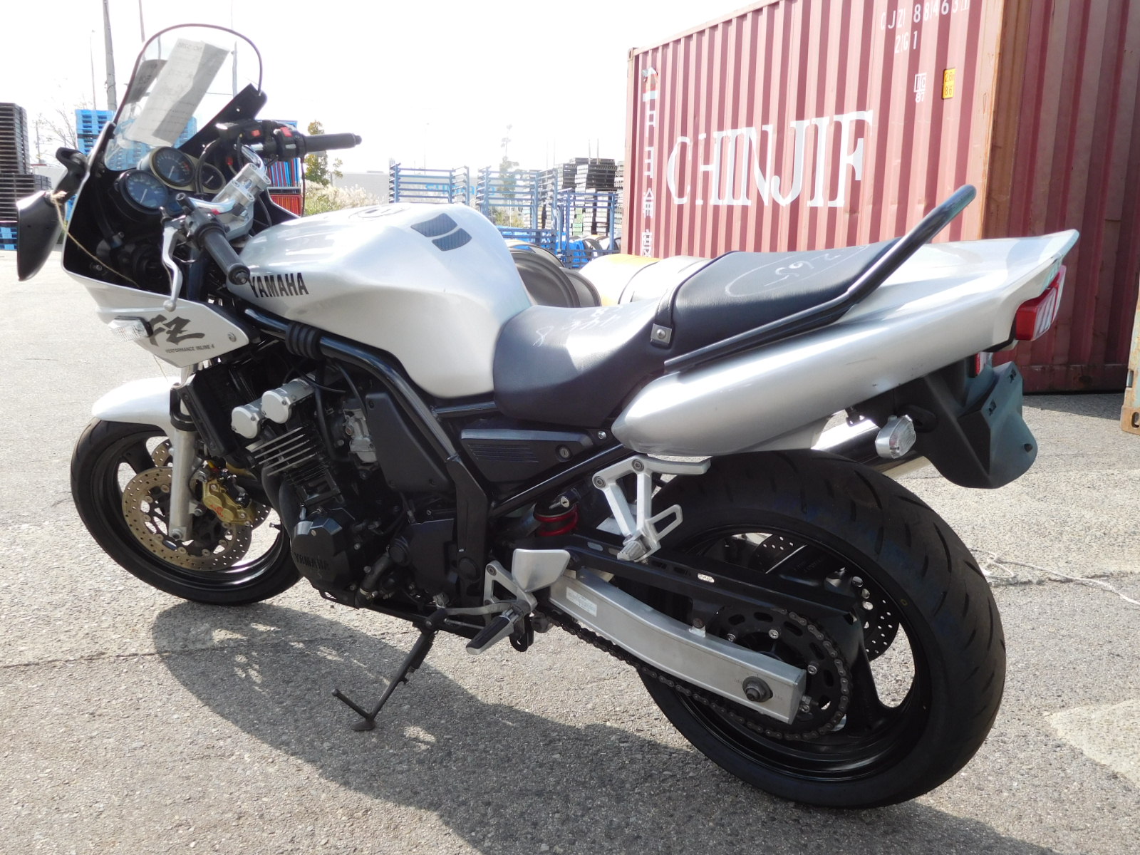 Fz400 yamaha фото