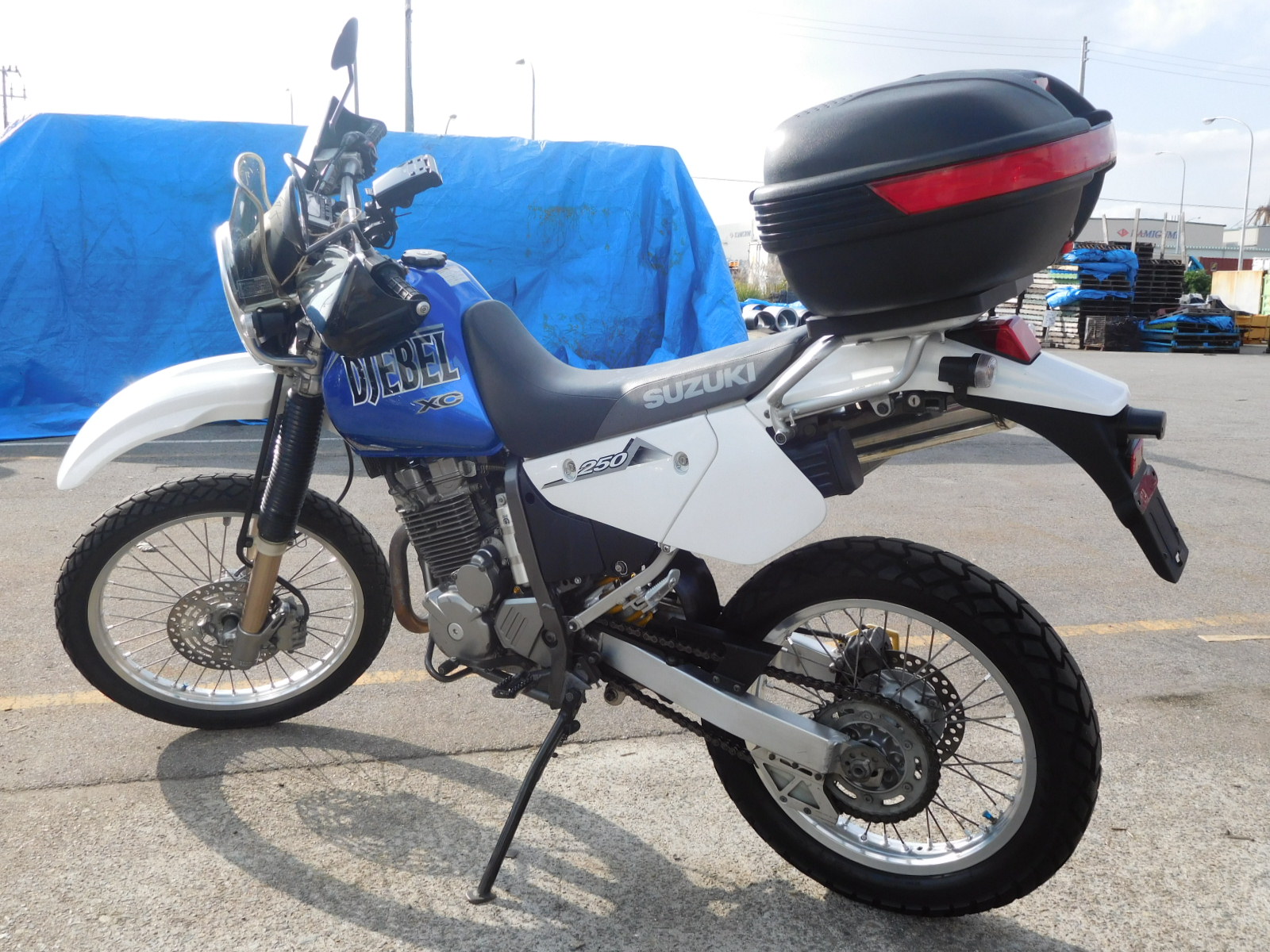 Suzuki djebel 250 вес