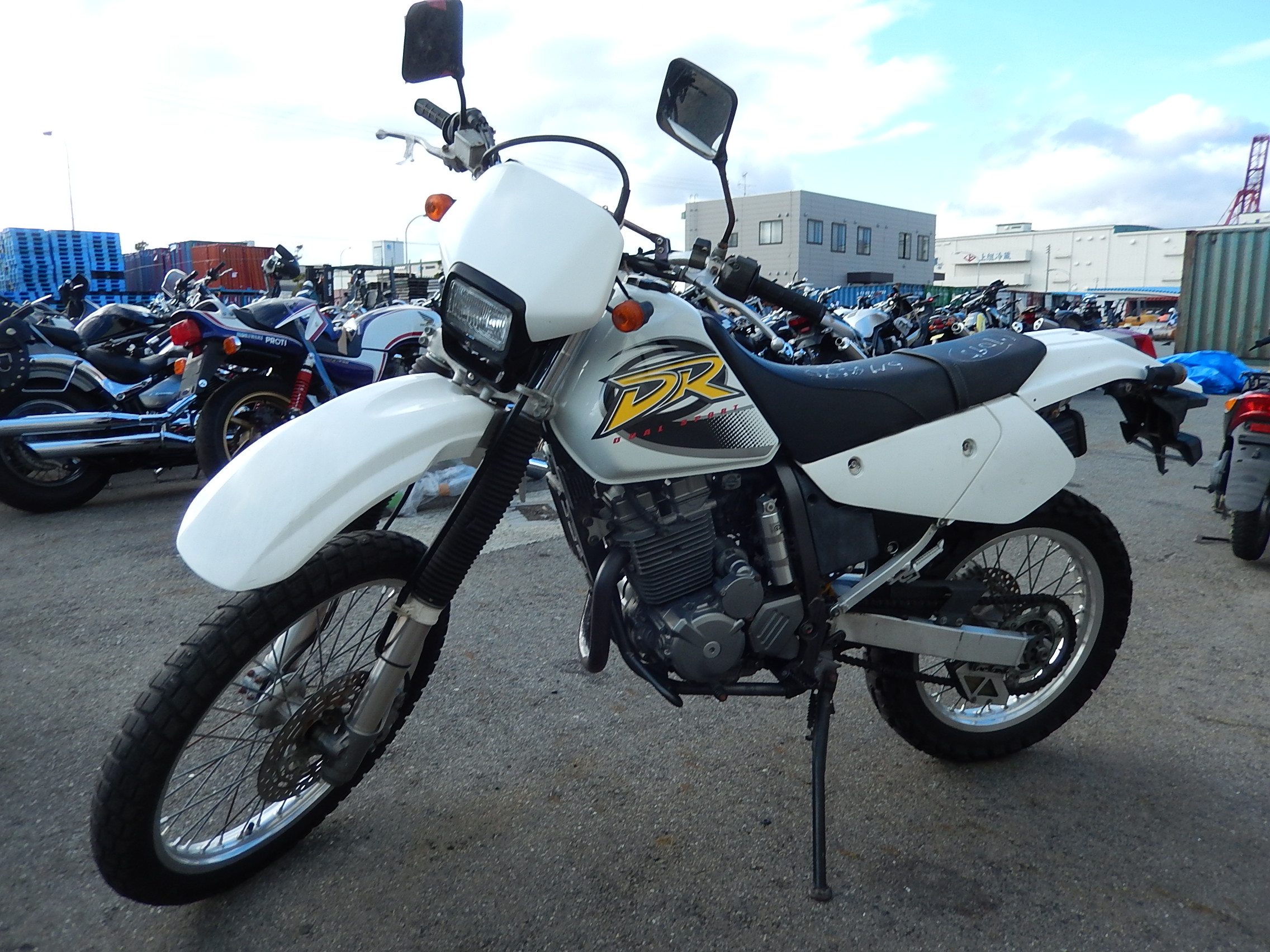 Suzuki dr250r s