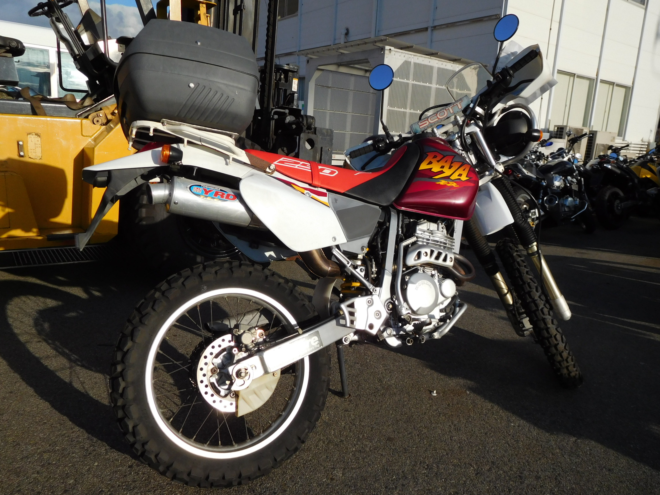 Атаки 250 эндуро. Хонда эндуро XR 250. Honda CR 250 Baja. Хонда хр 250 Баджа эндуро. Подножки Honda xr250 Baja.