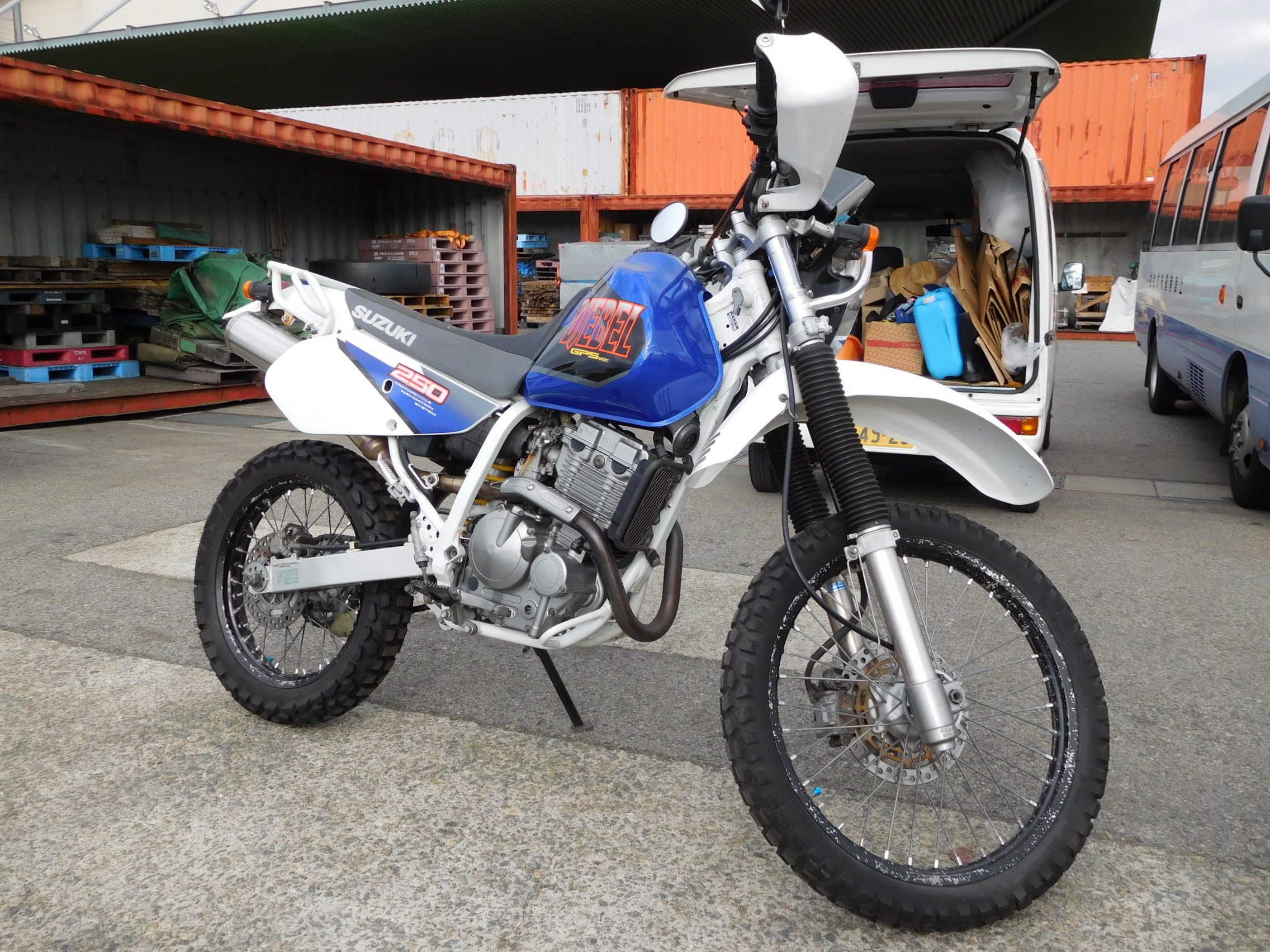 Suzuki djebel 250 вес