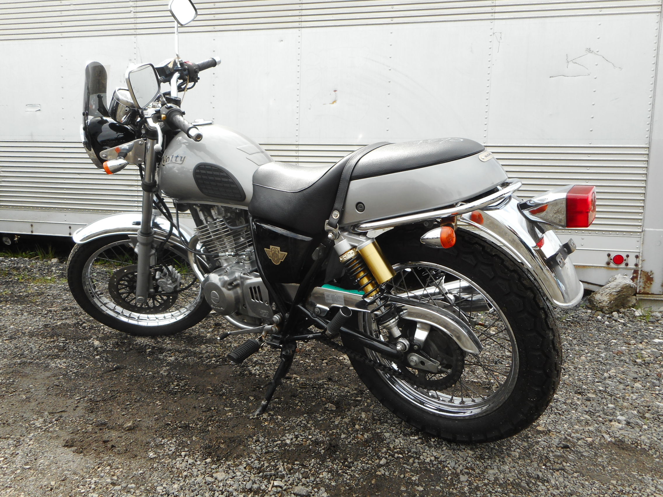 Suzuki volty 400