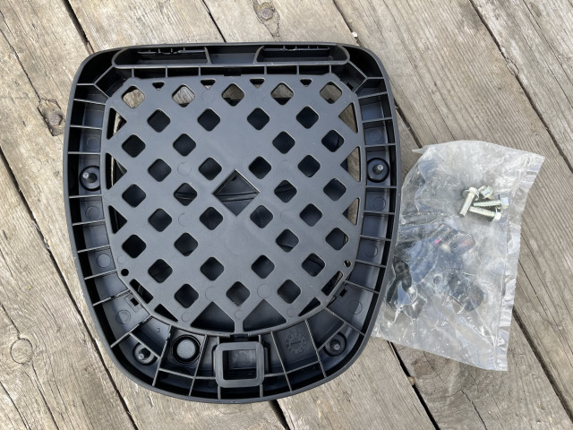 Продажа контрактной запчасти Крепление для кофра для GIVI по низким ...